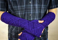 Load image into Gallery viewer, Double Helix Mitts